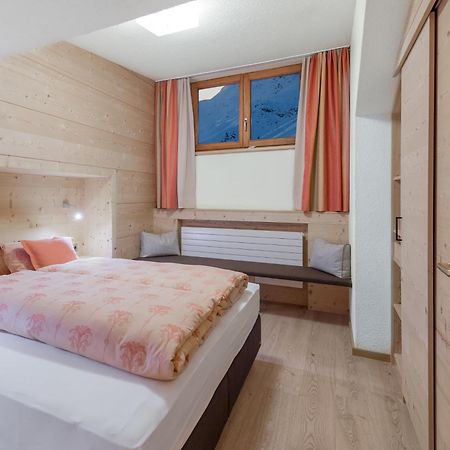 Hotel Garni Pirchhuett Obergurgl Oda fotoğraf