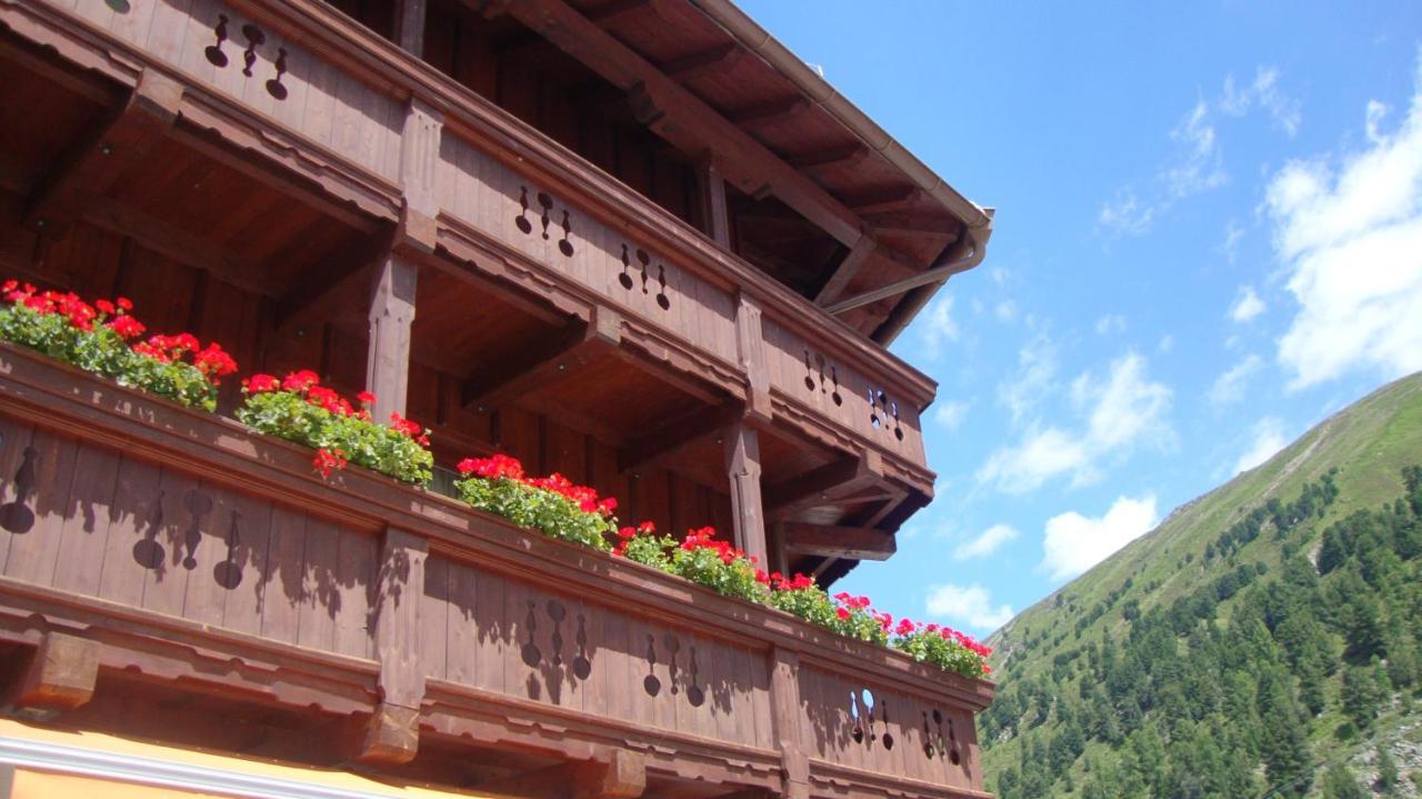 Hotel Garni Pirchhuett Obergurgl Dış mekan fotoğraf